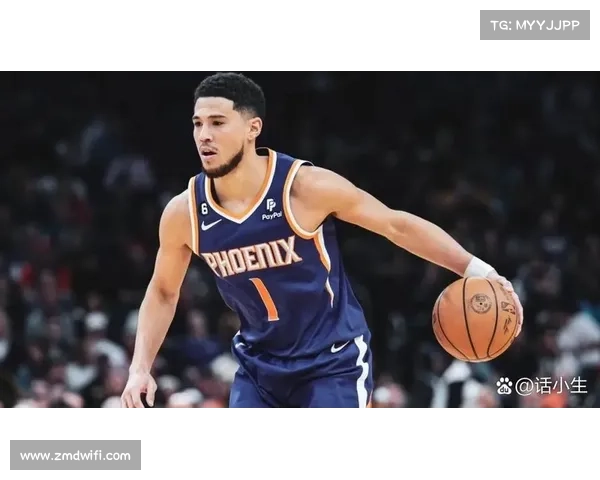 德文·布克凭借灵活性与速度展现全能球员风采 德文·布克凭借灵活性与速度展现全能球员风采